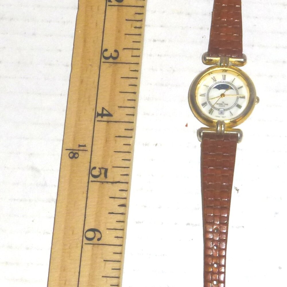 VTG Design Time Women's Analog Gold Tone Quartz Watch UNTESTED PLEASE READ
